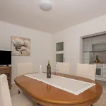 With Parking Space - 23020 Makarska
