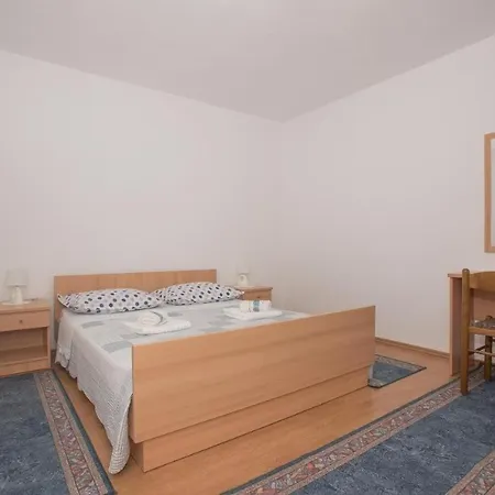 Lägenhet With Parking Space - 23020 *