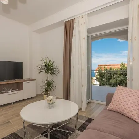 Lägenhet With Parking Space - 23020