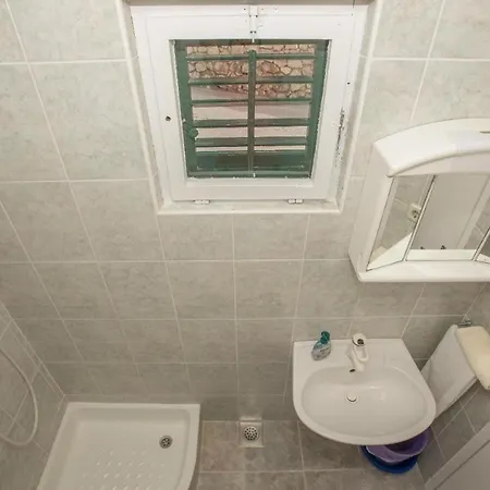 Apartment With Parking Space - 23020 Makarska