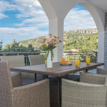 Apartment With Parking Space - 23020 Makarska