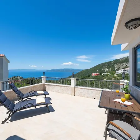 Lägenhet With Parking Space - 23020