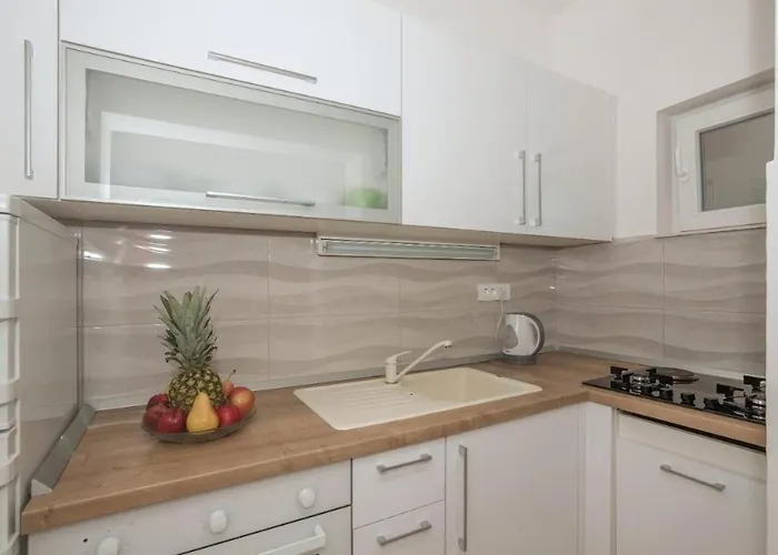 With Parking Space - 23020 Makarska