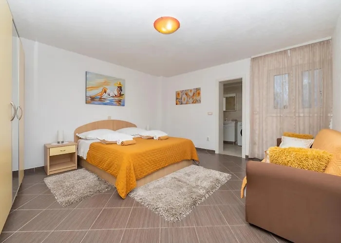 Apartment With Parking Space - 23020